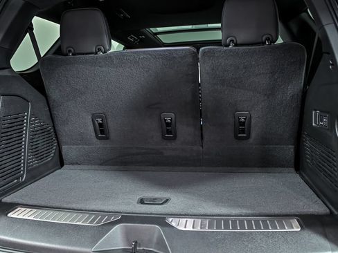 Used 2025 GMC Yukon Denali Ultimate w/ LPO, Floor Liner Package AWD/4WD image 9