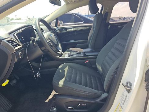 Used 2017 Ford Fusion SE w/ Fusion SE Technology Package FWD image 7