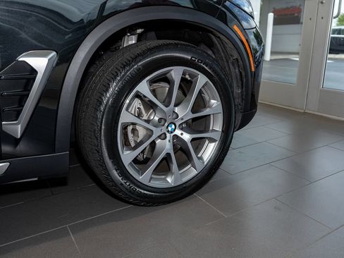 Used 2025 BMW X5 xDrive40i AWD/4WD image 4