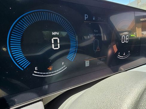 Certified 2025 Hyundai Sonata SEL AWD/4WD image 28