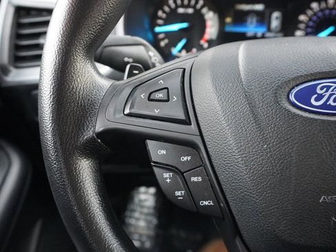 Used 2018 Ford Edge SE image 39