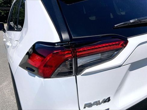 Used 2025 Toyota RAV4 XLE AWD/4WD image 34