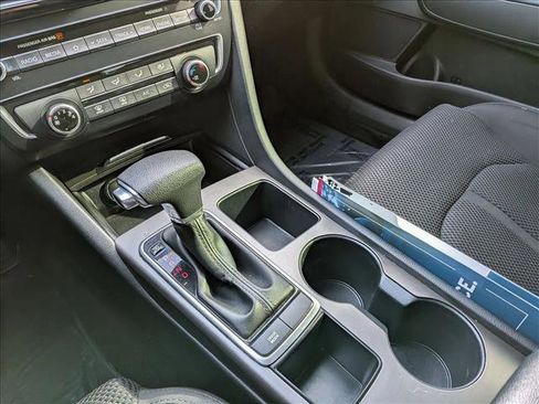 Used 2020 Kia Optima LX image 12