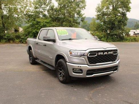Used 2025 RAM 1500 Big Horn AWD/4WD image 2