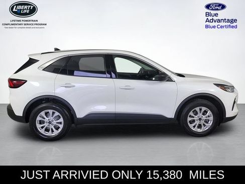 Used 2023 Ford Escape Active AWD/4WD image 2