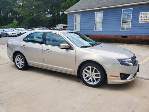 Used 2010 Ford Fusion SEL FWD image 3