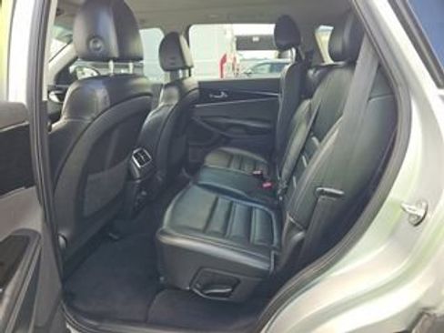 Used 2019 Kia Sorento EX image 10
