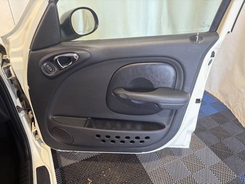 Used 2005 Chrysler PT Cruiser GT FWD image 11