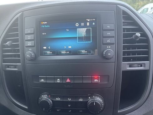 Used 2023 Mercedes-Benz Metris Passenger image 31