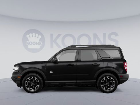 Used 2023 Ford Bronco Sport Outer Banks w/ Tech Package image 2