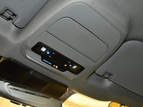 Used 2023 Ford F150 XLT image 28