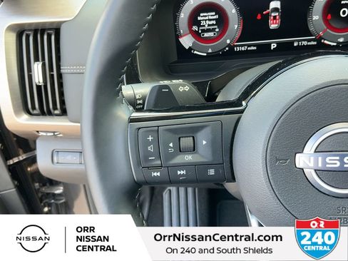 Used 2025 Nissan Pathfinder Platinum AWD/4WD image 21