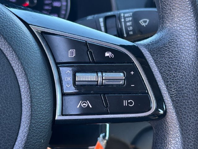 Used 2023 Kia Forte LXS FWD image 17
