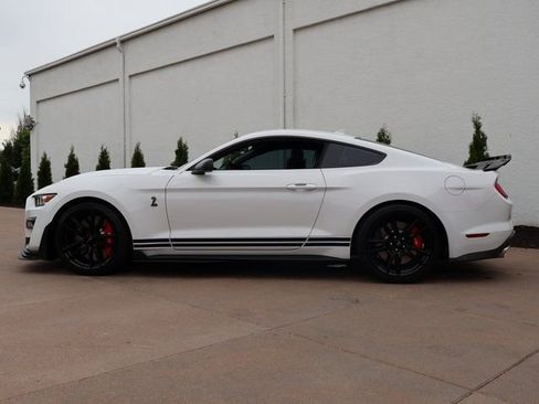 Used 2021 Ford Mustang Shelby GT500 w/ Technology Package RWD image 3