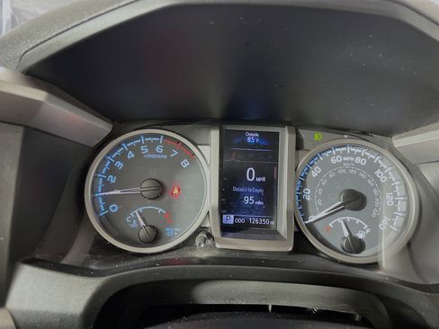 Used 2017 Toyota Tacoma SR5 AWD/4WD image 21