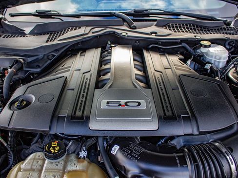 Used 2019 Ford Mustang GT image 30