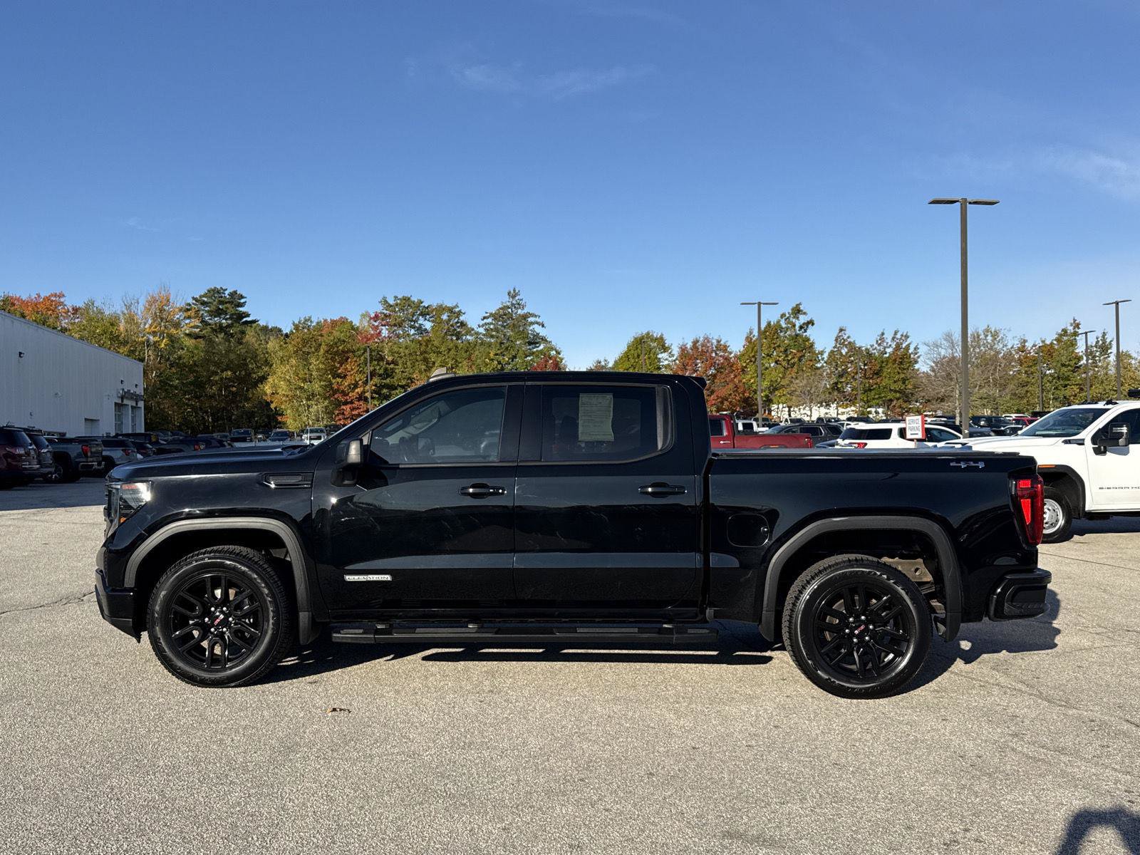 Used 2022 GMC Sierra 1500 Elevation w/ LPO, Elevation Black Package AWD/4WD image 4