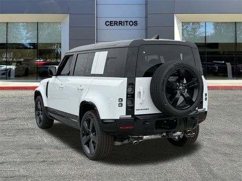New 2025 Land Rover Defender 110 V8 image 7