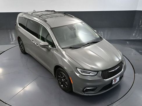 Used 2022 Chrysler Pacifica Touring-L image 60