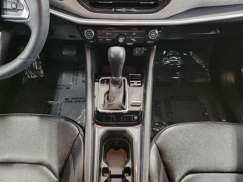 Used 2024 Jeep Compass Latitude w/ Sun and Sound Group AWD/4WD image 17