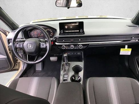 Used 2025 Honda Civic Sport image 17