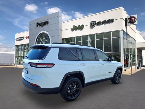New 2026 Jeep Grand Cherokee L 4WD image 2