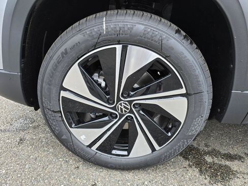 New 2026 Volkswagen Taos SE AWD/4WD image 9