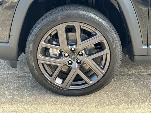 New 2026 Jeep Compass Latitude AWD/4WD image 10