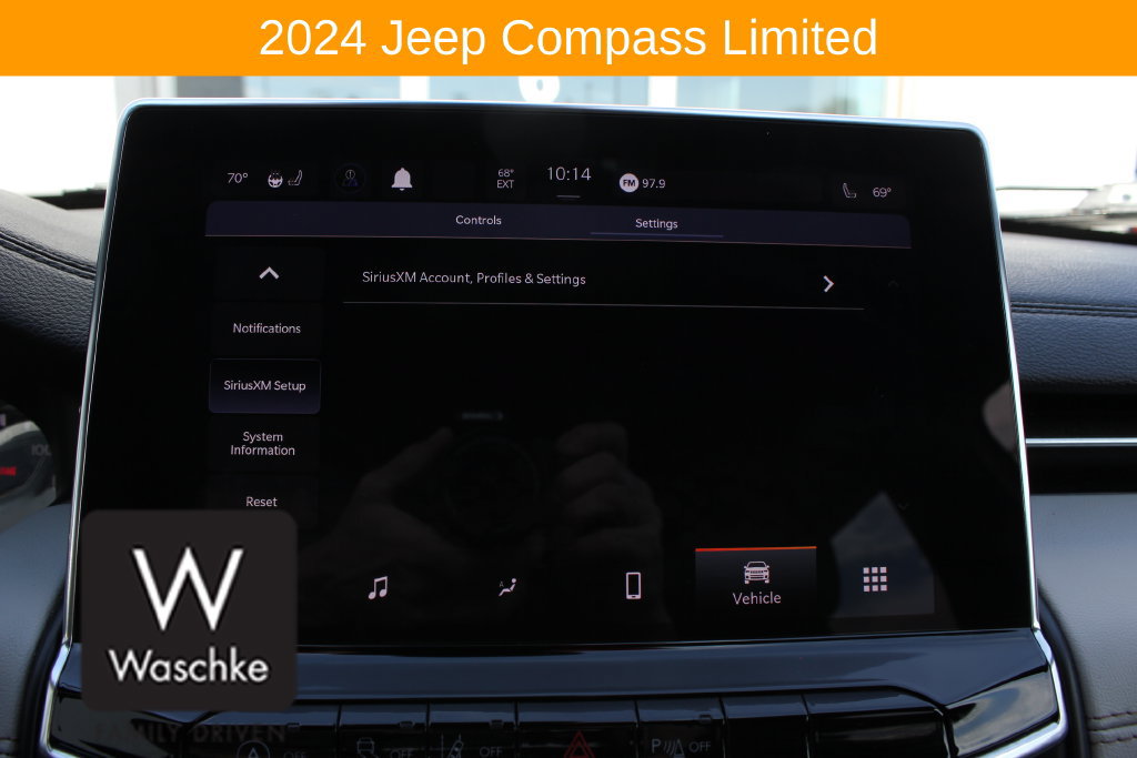 Used 2024 Jeep Compass Limited AWD/4WD image 57