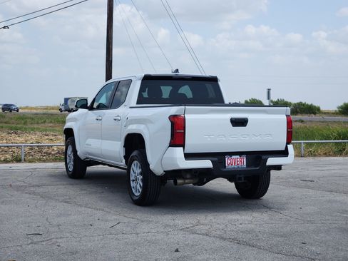 Used 2024 Toyota Tacoma SR5 RWD image 5