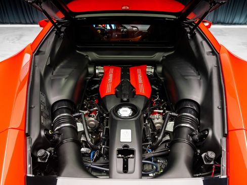 Used 2018 Ferrari 488 GTB RWD image 42