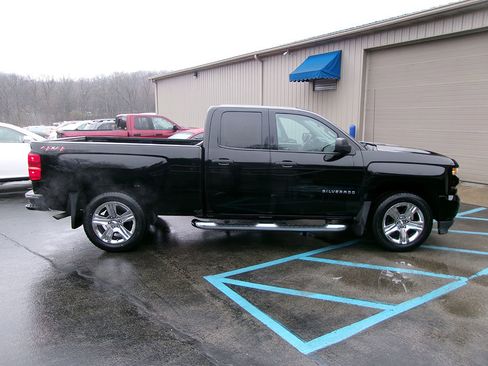 Used 2018 Chevrolet Silverado 1500 Custom w/ Custom Value Package image 6