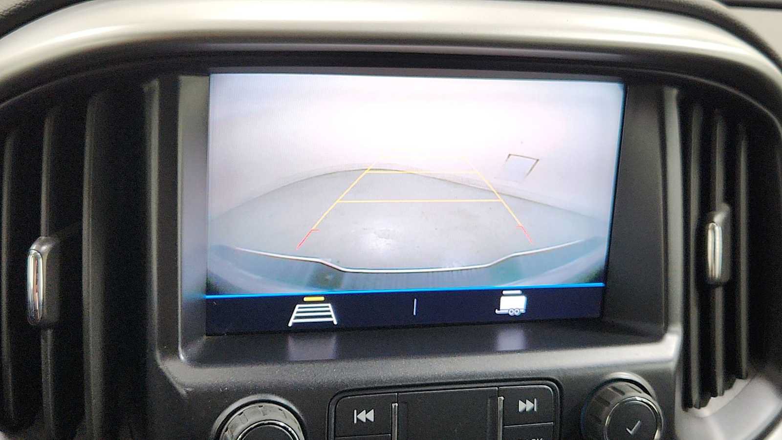 Used 2021 Chevrolet Colorado LT w/ Safety Package AWD/4WD image 18