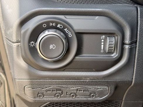 Used 2026 Jeep Wrangler Unlimited Rubicon AWD/4WD image 23