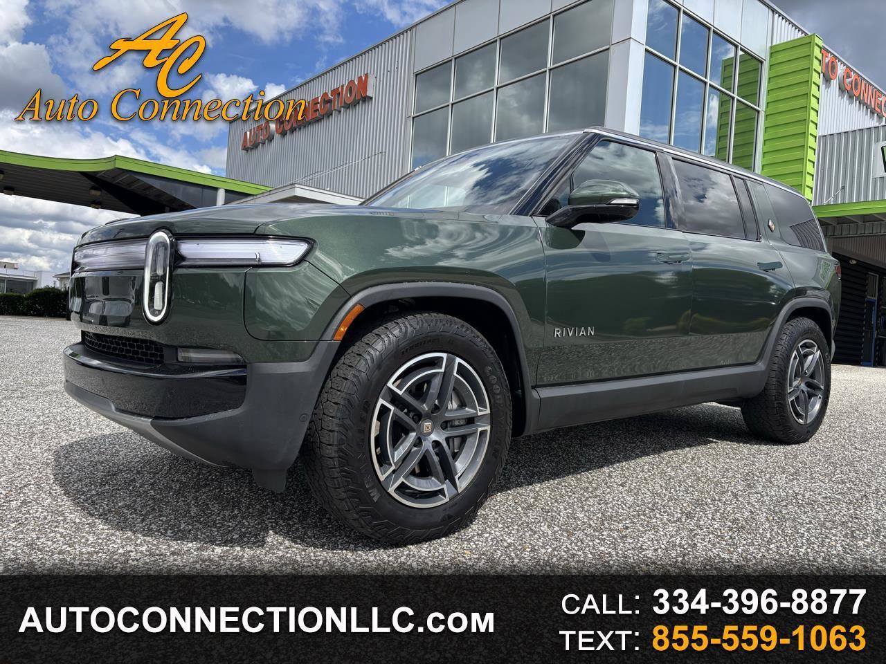 Used 2025 Rivian R1S Adventure Dual AWD/4WD image 1