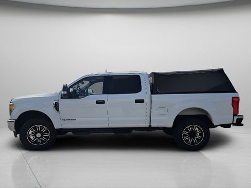 Used 2017 Ford F250 XLT AWD/4WD image 20