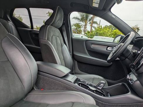 Used 2021 Volvo XC40 T5 R-Design w/ Advanced Package AWD/4WD image 23