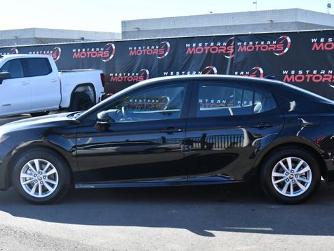 Used 2025 Toyota Camry LE image 4