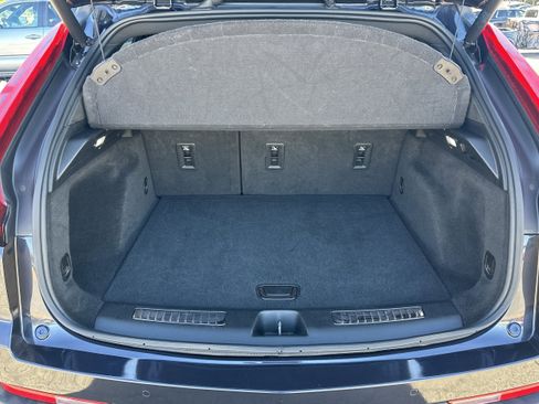 Used 2023 Cadillac XT4 Premium Luxury image 18