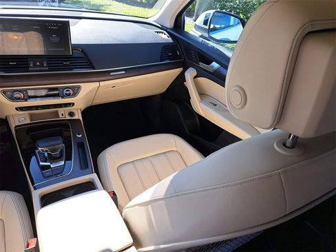 Certified 2023 Audi Q5 2.0T Premium w/ Convenience Package image 25