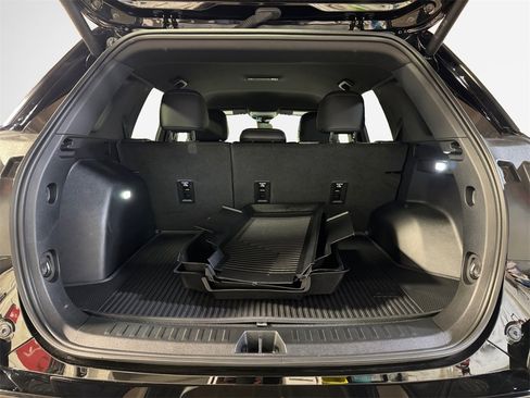 Used 2026 GMC Terrain AT4 w/ Convenience Package III image 25