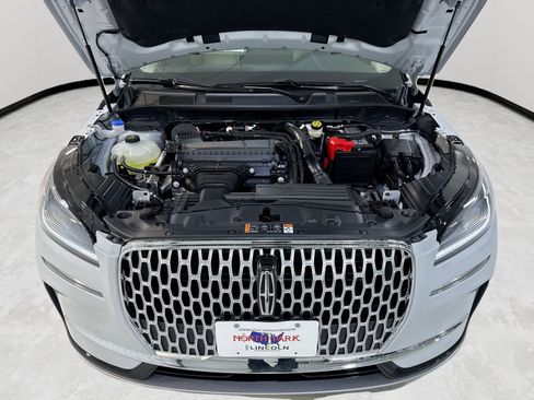 New 2026 Lincoln Corsair Premiere w/ Rear Removable Package Tray FWD image 30