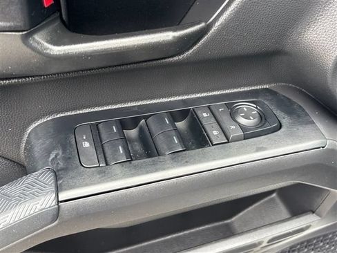 Used 2025 Toyota Tacoma SR5 AWD/4WD image 12