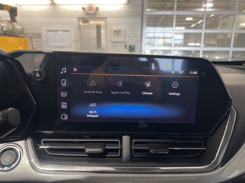 New 2026 Chevrolet Trax LT w/ Sunroof Package image 18