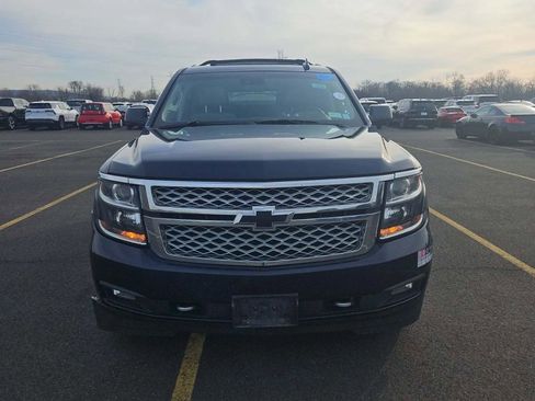 Used 2018 Chevrolet Suburban LT w/ LT Signature Package image 5