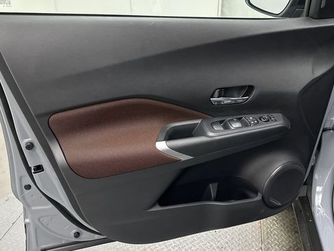 Used 2024 Nissan Kicks SR FWD image 16