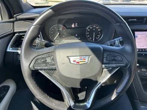 Used 2023 Cadillac XT6 Sport image 12