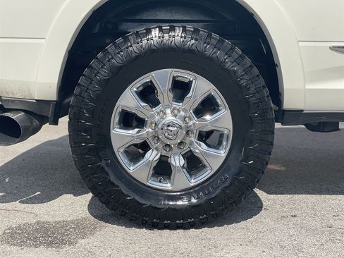 Used 2019 RAM 2500 Limited AWD/4WD image 39