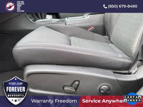 Used 2022 Chrysler 300 Touring image 13