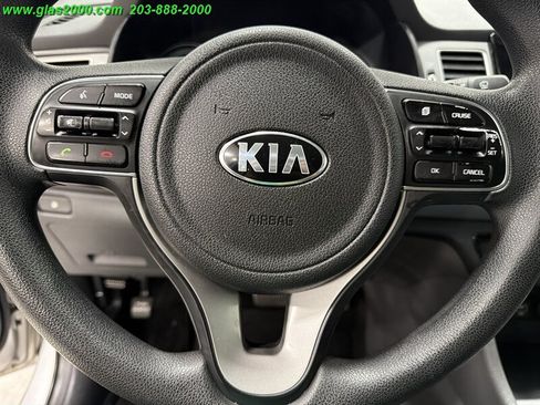 Used 2018 Kia Niro FE FWD image 22